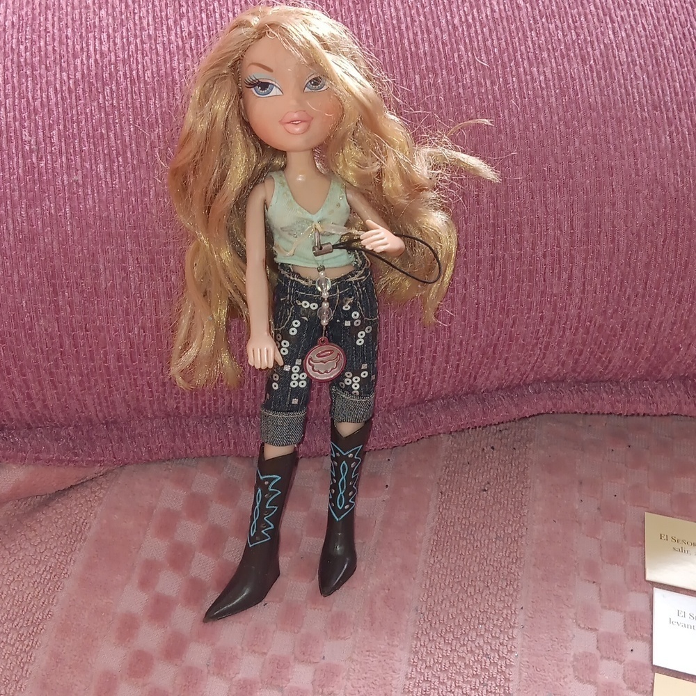 Bratz doll for collectors and girls Extra Boots - Picture 2 of 6